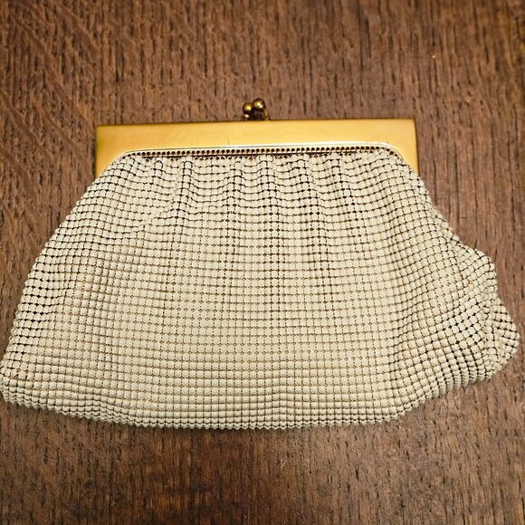Vtg. Whiting and Davis Mother of Pearl Inlay White Mesh Clutch Orig.Box - Picture 6 of 13